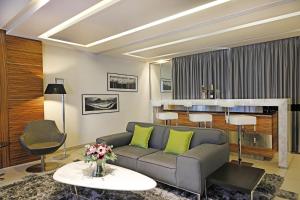 Posezení v ubytování Warwick Stone 55 Hotel Beirut