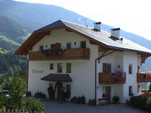 En generel udsigt til bjerge eller udsigt til bjerge taget fra lejlighedshotellet