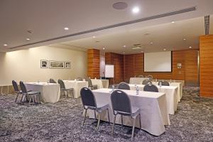 Konferenční prostory v ubytování Warwick Stone 55 Hotel Beirut + 37 fotografií