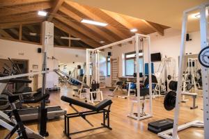 Fitness centrum a/nebo fitness zařízení v ubytování Resort Monviso