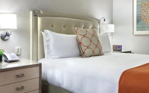 Postel nebo postele na pokoji v ubytování Seaport Hotel® Boston
