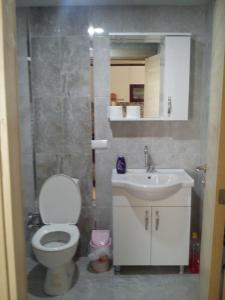 A bathroom at C.C HOME SUİT APART