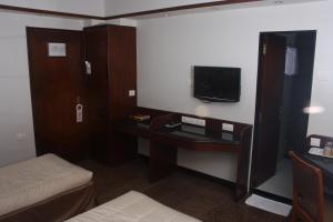 TV a/nebo společenská místnost v ubytování Hotel Karl Residency