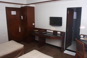 TV a/nebo společenská místnost v ubytování Hotel Karl Residency
