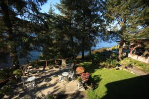 an aerial view of a backyard with chairs and tables at Black Bear Inn in Ketchikan