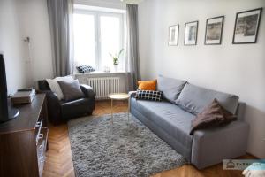 Posezení v ubytování Warsaw Concierge Bracka Retro flat