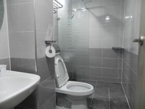 Jeonju International Hostel的一间浴室