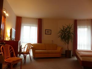 Ein Sitzbereich in der Unterkunft Hotel Dorotheenhof