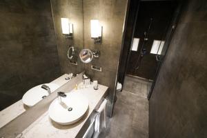 Koupelna v ubytování Golden Tulip Istanbul Bayrampasa