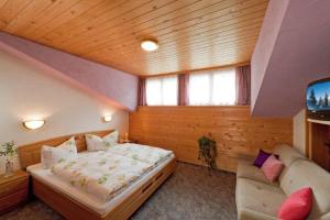 Postel nebo postele na pokoji v ubytování Haus Birgit