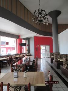 Ein Restaurant oder anderes Speiselokal in der Unterkunft Hotel Nueva Galicia 