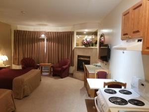 Gallery image of New Imperial Suites in Whitecourt