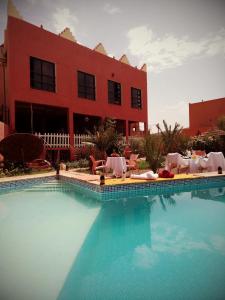 Bazén v ubytování Riad Hiba nebo v jeho okolí
