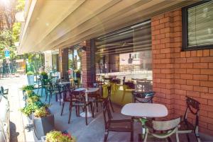 A restaurant or other place to eat at Eurostars Sofia City