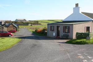 Gallery image of Roadside Cottage in Sandwick