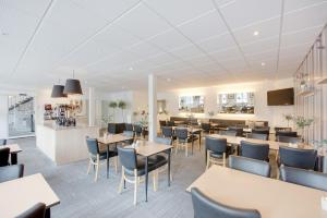 Restoran või mõni muu söögikoht majutusasutuses Hotel Jernbanegade