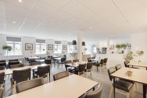 Restoran või mõni muu söögikoht majutusasutuses Hotel Jernbanegade
