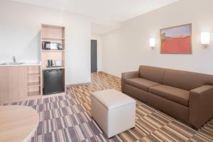 Imagen de la galería de Microtel Inn & Suites by Wyndham Cuauhtemoc Campos Menonitas, en San Antonio