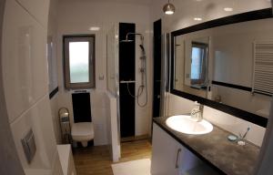 Bilik mandi di Baltic Holiday Houses +41 gambar