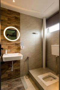 Kupatilo u objektu Finess Basic Hotel