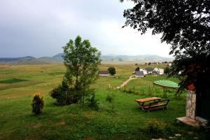 Foto dalla galleria di Family Farm Bungalow a Žabljak