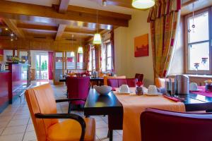Posezení v ubytování Central Hotel Friedrichshafen + 28 fotografií