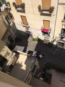 an overhead view of a courtyard in a building at Mansarda 13 in Salerno