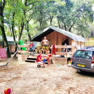 Děti v ubytování Camping la Simioune en Provence