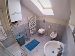 Kúpeľňa v ubytovaní Apartments "Pavić" near Zagreb Airport + 21 fotografií