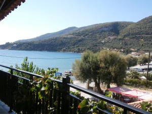 Gallery image of Pansion Limni in Keri