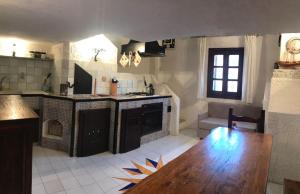 A kitchen or kitchenette at Il Nido 1