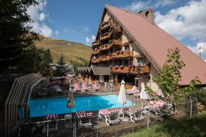 Bassein majutusasutuses Hotel Adret või selle lähedal