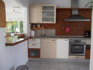 Kitchen o kitchenette sa Casa Montecote Playa