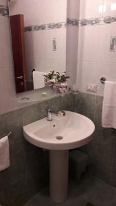 Koupelna v ubytování Camere Vacanze Acqua Chiara + 6 fotografií