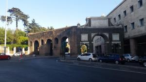 ローマにあるTermini Station apartment AI DUE CORTILI presso le mura aurelianeのギャラリーの写真