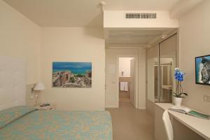 Gallery image of Hotel Holiday in Sirmione
