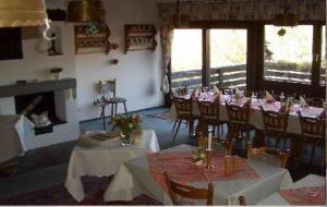 Restoran atau tempat lain untuk makan di Hotel Haus Salzberg garni +16 gambar