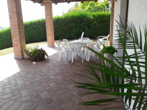 A garden outside Villa Sofia