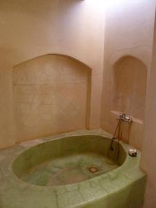 Riad Cascades d'Ouzoud tesisinde bir banyo