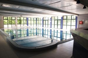 Bazén v ubytování Hotel Norcev nebo v jeho okolí