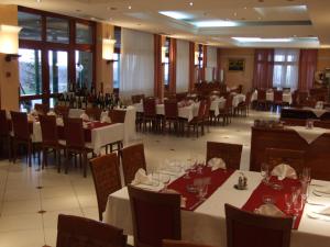 Restoran atau tempat lain untuk makan di Hotel Norcev