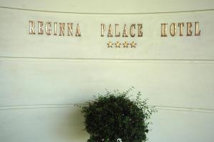 Certifikát, hodnocení, plakát nebo jiný dokument vystavený v ubytování Reginna Palace Hotel