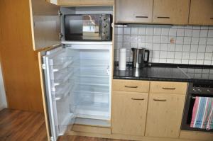 Köök või kööginurk majutusasutuses Fewo-Fuldatal