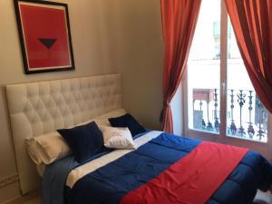 Łóżko lub łóżka w pokoju w obiekcie BOOKINGHAM ★Apartaments & Suites