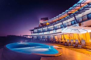 Bazén v ubytování SUMA Adventure and Resort nebo v jeho okolí