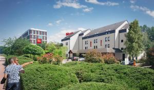 Κήπος έξω από το Ibis Brussels Erasmus