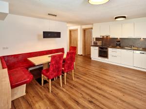 A kitchen or kitchenette at A Casa Juwel Apartment