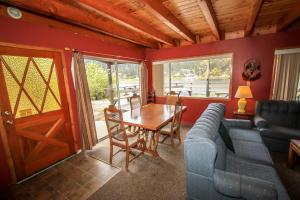 Gallery image of Cabin On The Lake in Big Bear Lake