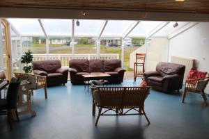 Helgafell Hostel的休息区