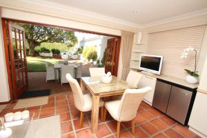 Gallery image of Constantia Garden Suites in Cape Town